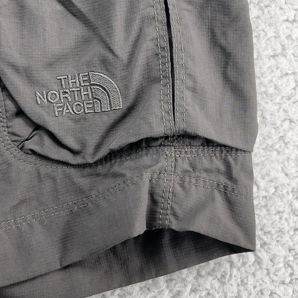 The North Face Shorts Mens 2XL Cargo Nylon Hiking Lightweight Tech Snap Gray